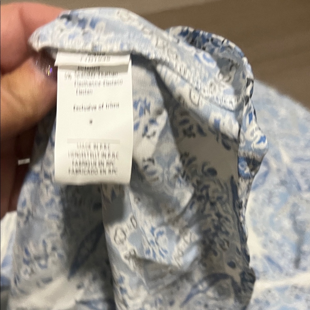 Blue and White Patterned dress - Picture 4 of 9